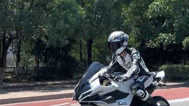 #机车摄影 #春风450srs改装