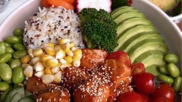 夏日爽口轻食｜烤三文鱼蔬菜藜麦杂粮饭#好好吃饭好好生活 #我的厨房日记 #一人食记 #合理饮食营养均