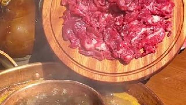 在云龙万达也可以吃正宗云南酸菜牛肉火锅了#鲜牛肉 #酸汤火锅 #徐州美食