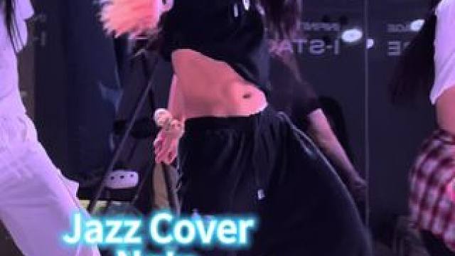 会发光的头发丝#舞蹈课堂随拍 #jazz #氛围感舞蹈 #dance #爵士