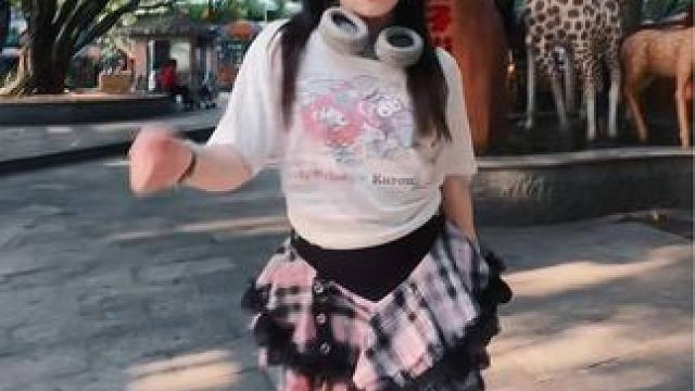 第一视角成片来了哈哈哈 最后一秒绷不住了啊哈哈哈哈哈摄影师我饭