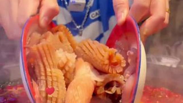 姐妹们，不来重庆都可以吃到重庆正宗火锅底料啦#哎呀妈呀太香了 #吃肉肉太香了 #快来一起尝个鲜 #吃