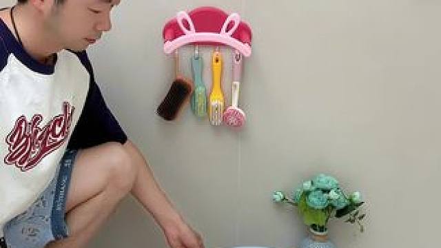 #兔耳脸盆架  可以收纳多个脸盆，家里的鞋刷都可以挂上去，还不占空间#免打孔  #小兔脸盆置物架