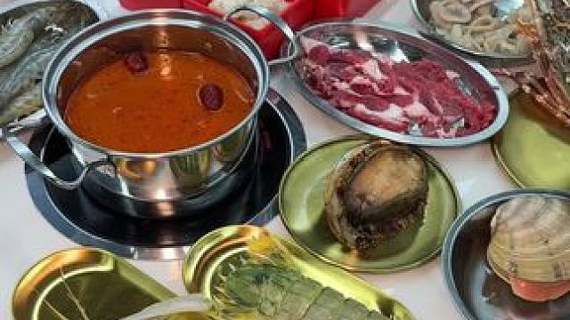 鳌峰吃鲜他们家的这个活动好划算#鳌峰吃鲜 #好吃不贵经济实惠 #鳌峰吃鲜海鲜集市火锅