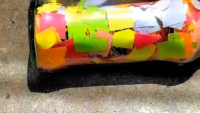 楼梯滚瓶子爆破解压时刻