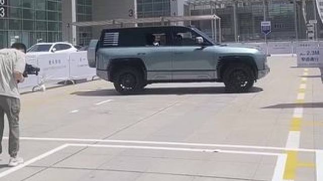 最近去了一次青岛国际会展中心，看到了第二十三届秋季车展的门票，价格还是早鸟价，真的很划算！会展中心的