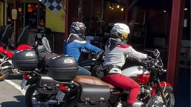 情侣车｜和对象一起玩车是什么体验？ 两个人的世界因为“它”而更加紧密#摩托车 #机车 #情侣车