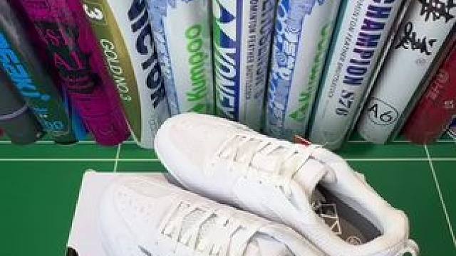 羽球人必备薰风星云，耐磨防滑减震性巨好，颜值和款式真的绝绝子#羽毛球 #一起打羽毛球 #羽毛球鞋#薰