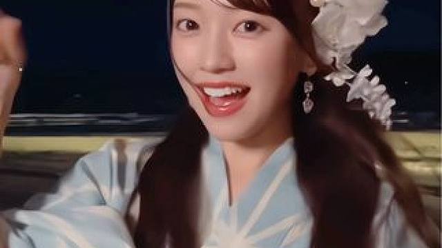 #日本女生 #看好别眨眼 #男友视角 #和我对视会脸红吗 #这谁顶得住啊  第一次去海滩边穿成这样❤