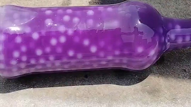 楼梯滚瓶子爆破解压时刻