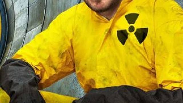 孤男寡女只要在地下堡垒生存一百天， 就可以拿到五十万美金 #野兽先生 #密室挑战