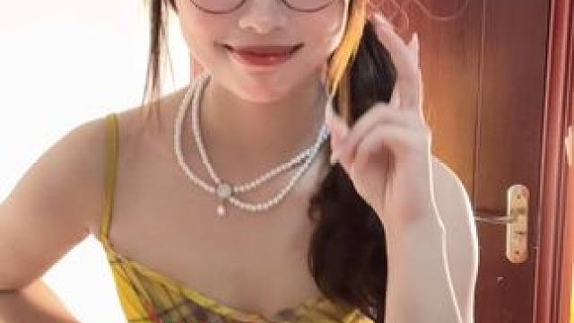 好有节奏感 #手势舞 #扭一扭 #浅跳一下 #简单的手势舞