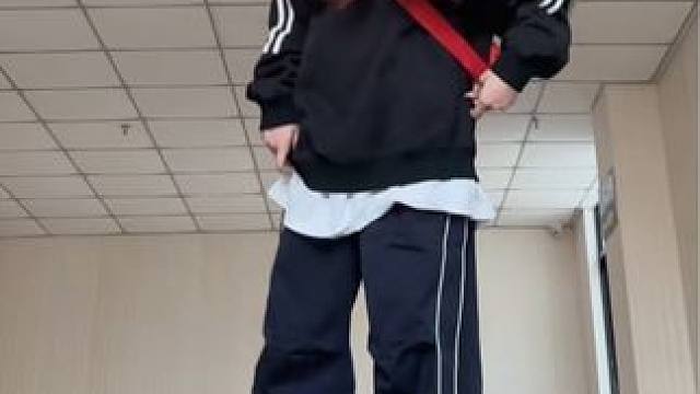 好喜欢这个感觉～#言言编舞 #浅跳一下