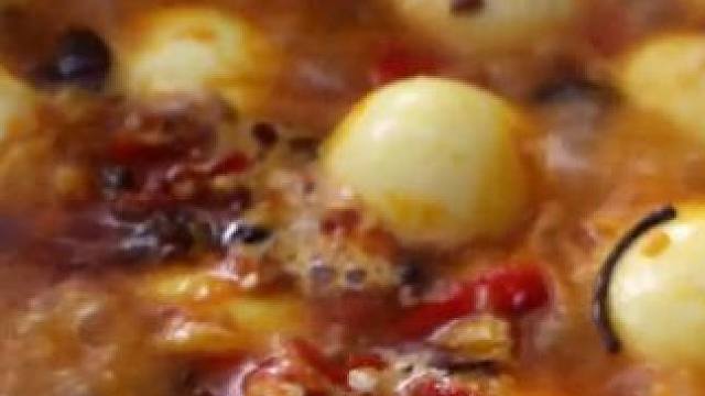 在森林里抓野鸡捡鸡蛋吃 #傣味美食 #户外美食 #山野自然 #农村生活