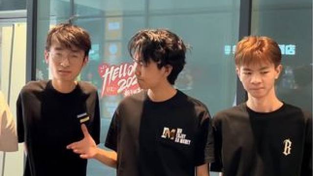 给我亲爱的恋人来杯老干妈酸... #趣味游戏 #便利店调酒 #啤酒cp果立方 #中国炸酒 #随地大小