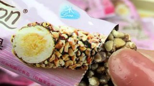 裹满果仁的阿尔卑斯巧禾棒真的好吃，巧克力的满足感加上果仁香，酥酥脆脆，一口下去多重口感，真的太爱啦？