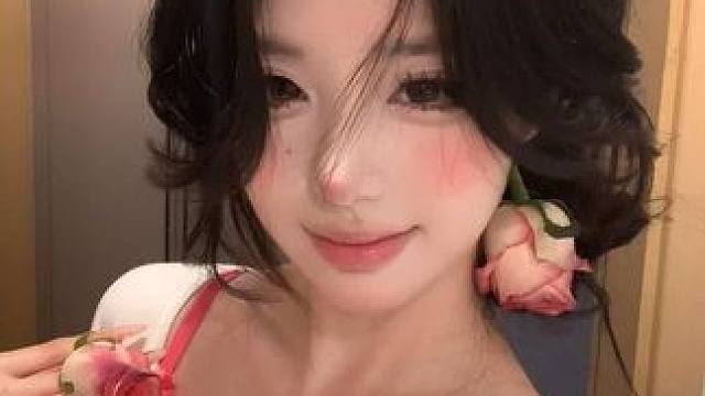 冷调玫瑰#氛围感 #玫瑰花拍照 #腮红