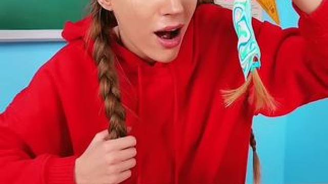 头发被男同学用牙膏恶搞，结局让人万万没想到！ #看一遍笑一遍 #意想不到的结局 #这操作都看傻了 #