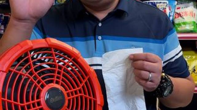 便携式大功率风扇 这是一款大功率、长续航的便携式风扇，风力大，携带方便，钓鱼、户外游玩必备。#户外风