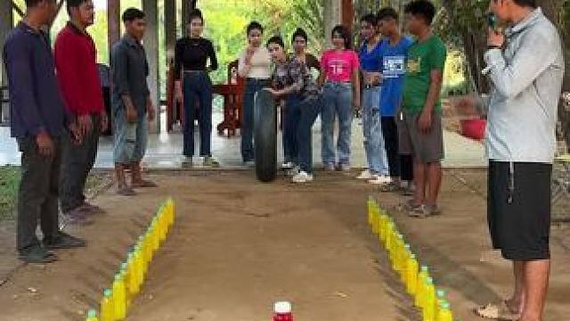 东南亚美女厨师，玩游戏 #原始美味 #田园生活 #舌尖上的美食 #看一遍笑一遍 #民俗风情