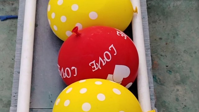 楼梯滚瓶子爆破解压时刻