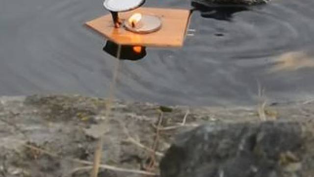 不可思议的“噗噗船”，一根蜡烛就能驱动的船，这是什么原理？ #科普一下 #科学小实验 #涨知识 #噗