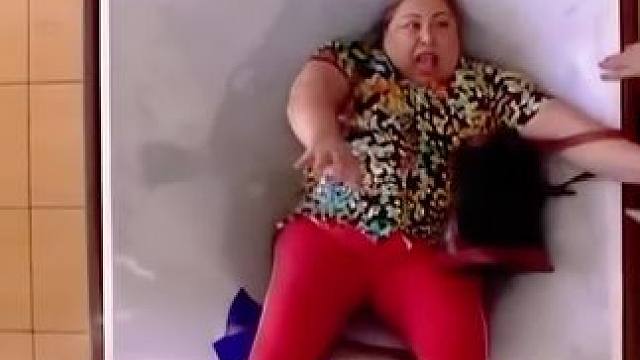 #老外真会玩 #整蛊路人 #每日一笑