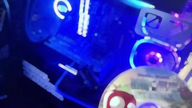 后来再也没有看到过可以插碟片的主机