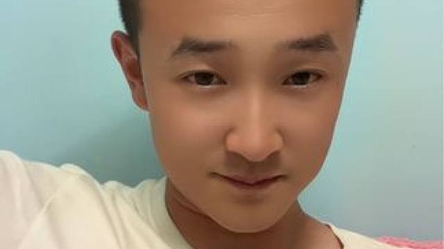 #创作灵感 头顶物品挑战绕口令，下一个顶啥？#每天学习一点点 #兔子老师挑战绕口令