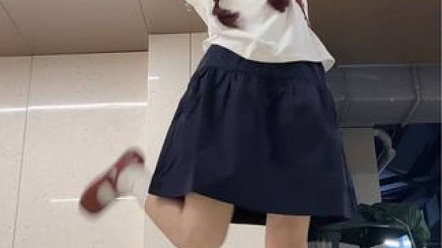 今天吃了可爱多～
#浅跳一下 #甜甜的手势舞