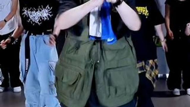 嘻嘻有一堆小帅#简单易学 #雪灵编舞 #swag #hiphop基础