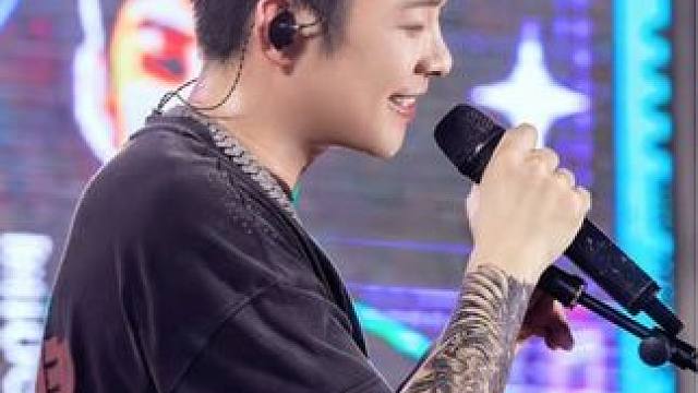 “那就祝我们都能跟真诚的人硬碰硬” #宝石老舅#执子之手#现场版live#执子之手翻唱