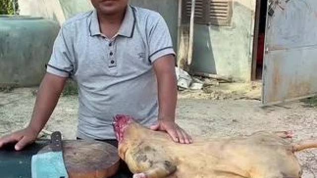 东南亚矮子:做早餐了 #原始美味 #我的乡村生活 #农村生活 #农村柴火灶 #乡村美食