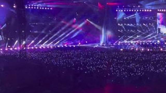 跟老薛在苏州蹦个迪#薛之谦 #万人合唱 #天外来物巡回演唱会 #天外来物