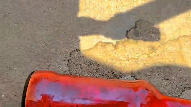 楼梯滚瓶子爆破解压时刻