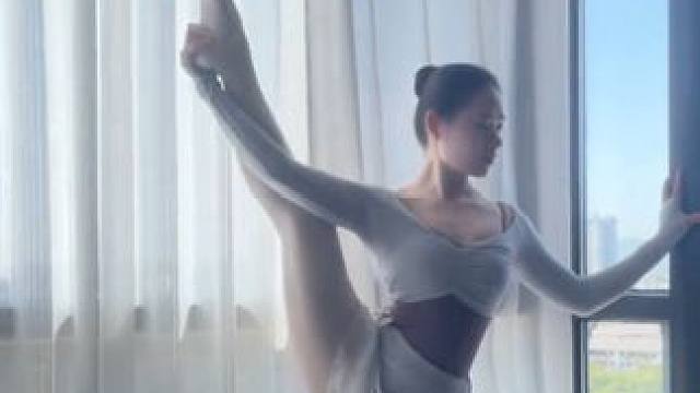 感受不到的即是不存在。#一字马 #舞蹈穿搭 #舞蹈动作无不良引导