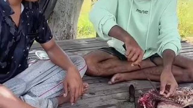 哈哈笑死我了 #原始美味 #东南亚八面佛 #看一遍笑一遍 #东南亚矮子