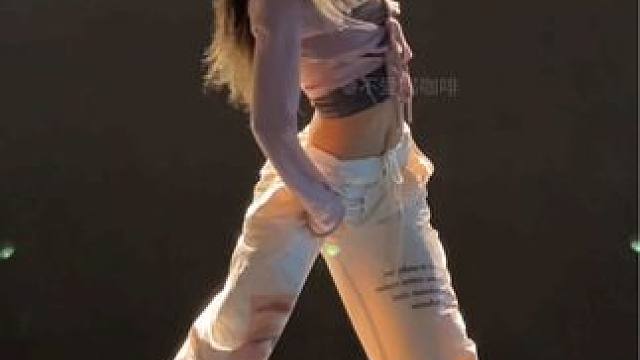 宝宝们快来领取啦～ 一共四个八拍的原速视频➕慢速分解喊拍
#遥遥编舞 #原创编舞 #基础爵士 #je