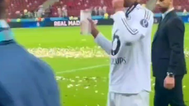 弗拉霍维奇鬼魅一笑，这球不简单！