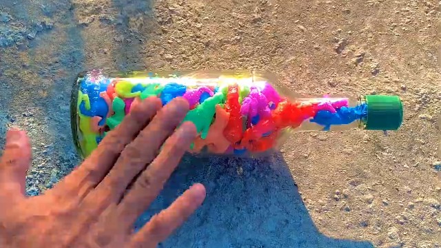 楼梯滚瓶子爆破解压时刻