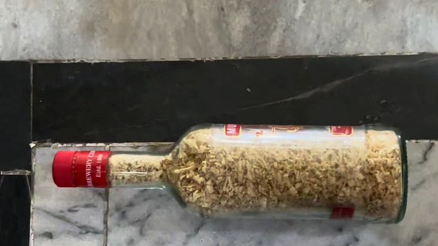 楼梯滚瓶子爆破解压时刻