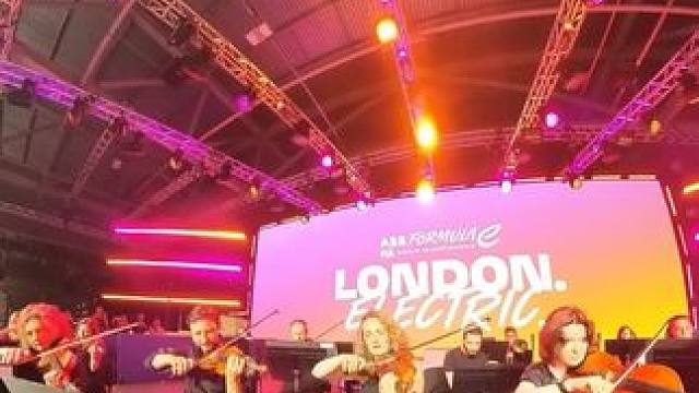 沉浸式体验FE主题曲 在FE收官战现场收听乐团演奏
是一种怎样的体验？
#FE电动方程式 #赛车 #