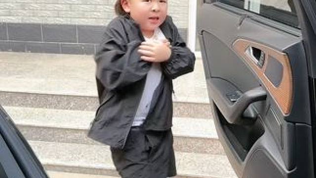 他咋跑那么快#人类高质量暑假 #记录与小神兽的夏天