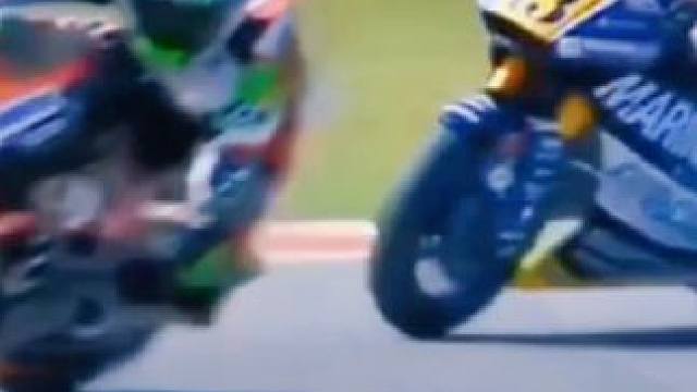#motogp #摩托车比赛 #滑胎过弯 #大神控车 #危险动作请勿模仿