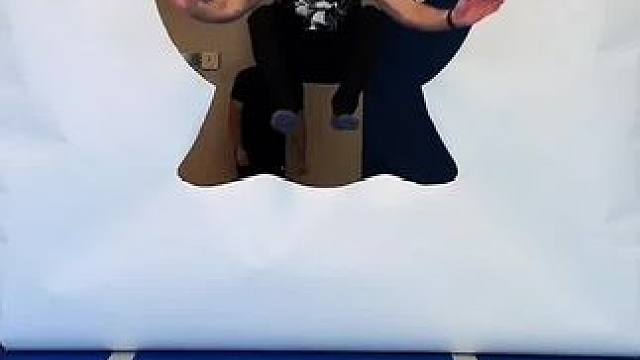 兄弟图案接力大挑战，这身手简直太厉害了！ #看一遍笑一遍 #这操作都看傻了 #老外真会玩 #哈哈哈哈