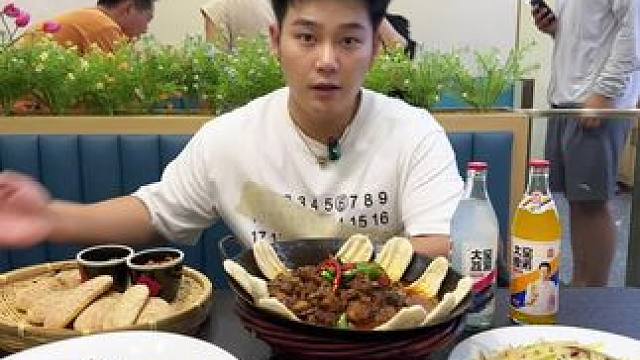 68块钱这个套餐真合适，还有1分钱的小烧饼#美食推荐 #夜宵烧烤 #大排档 #好吃不贵经济实惠