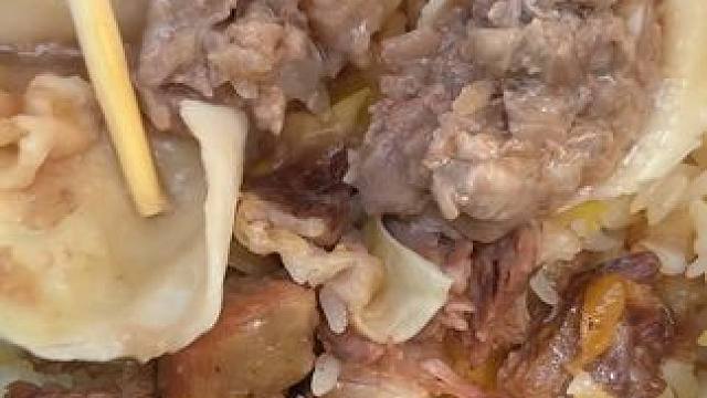 正宗新疆抓饭 凯喜喀尔喀什古法原始抓饭，好吃不贵的新疆抓饭～#新疆美食 #是新疆那味儿了 #抓饭 #