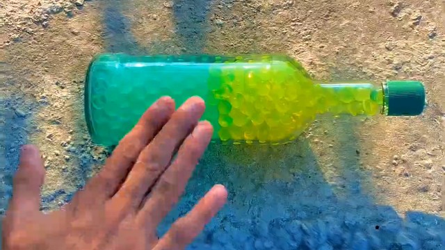 楼梯滚瓶子爆破解压时刻