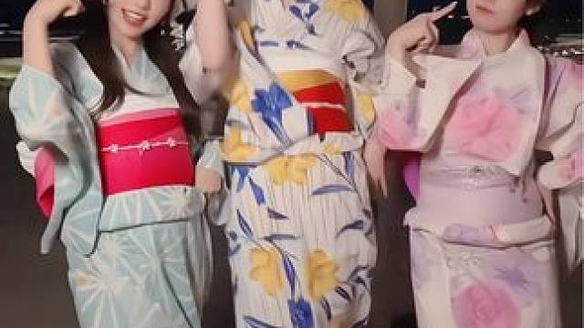 #日本女生 #男友视角  #和服 #浴衣 #花火大会 我们习惯这样穿再去欣赏烟花表演❤️