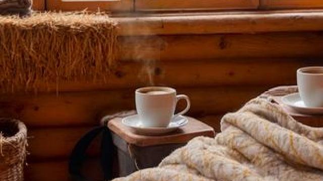 暴风雪袭来，暂时躲避在农场的小屋里吧！ #白噪音 #助眠视频 #解压助眠